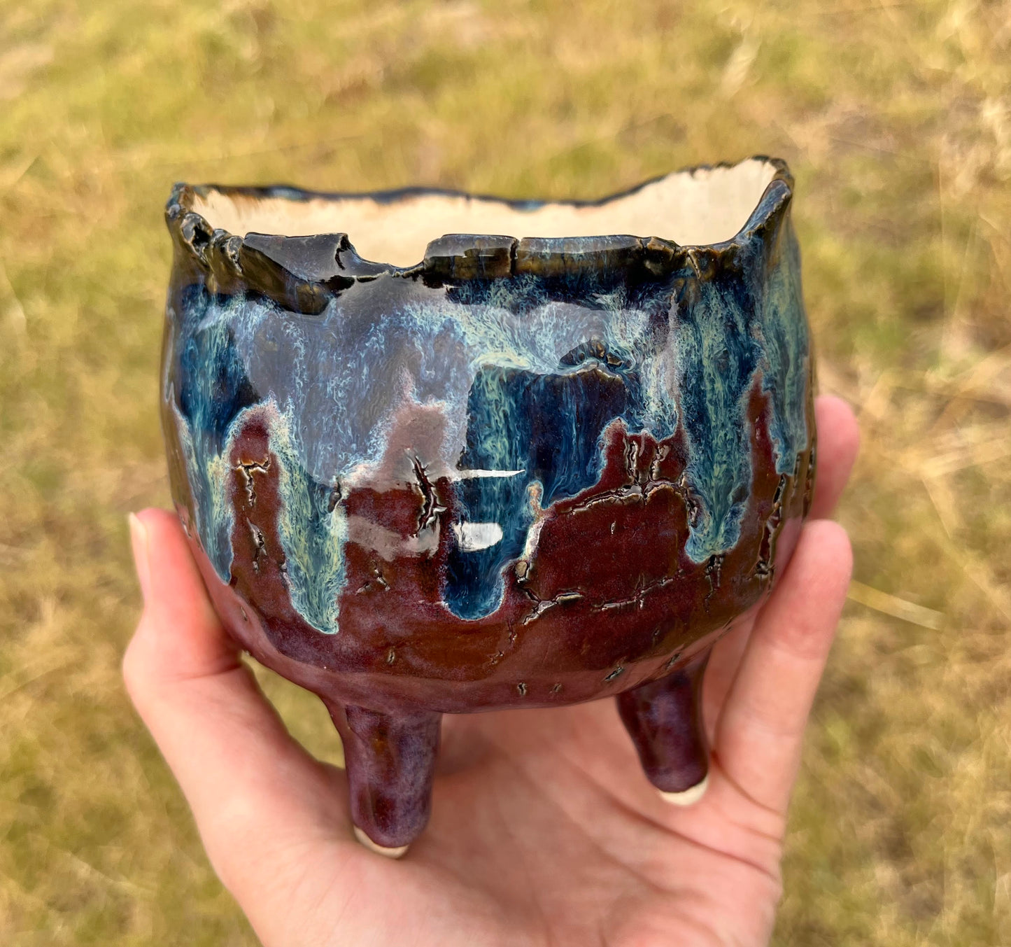 Mulberry pot with blue drips