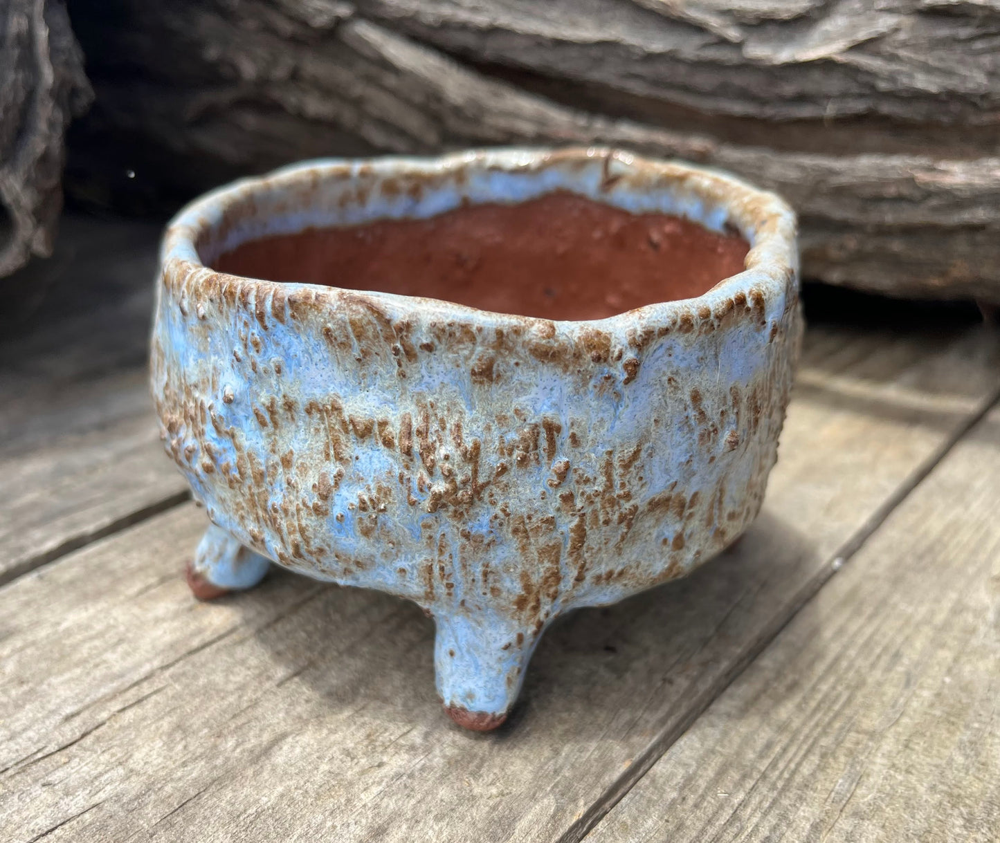 Light blue textured pot