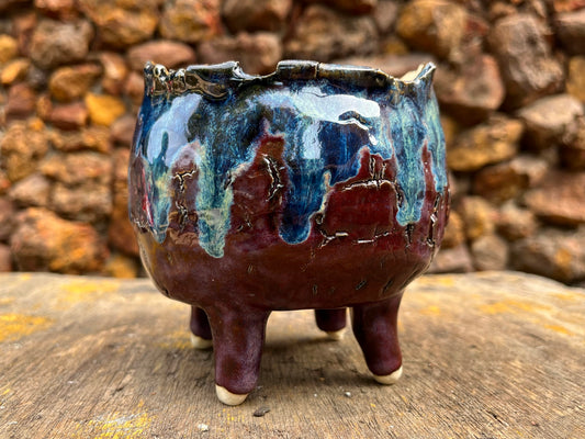 Mulberry pot with blue drips