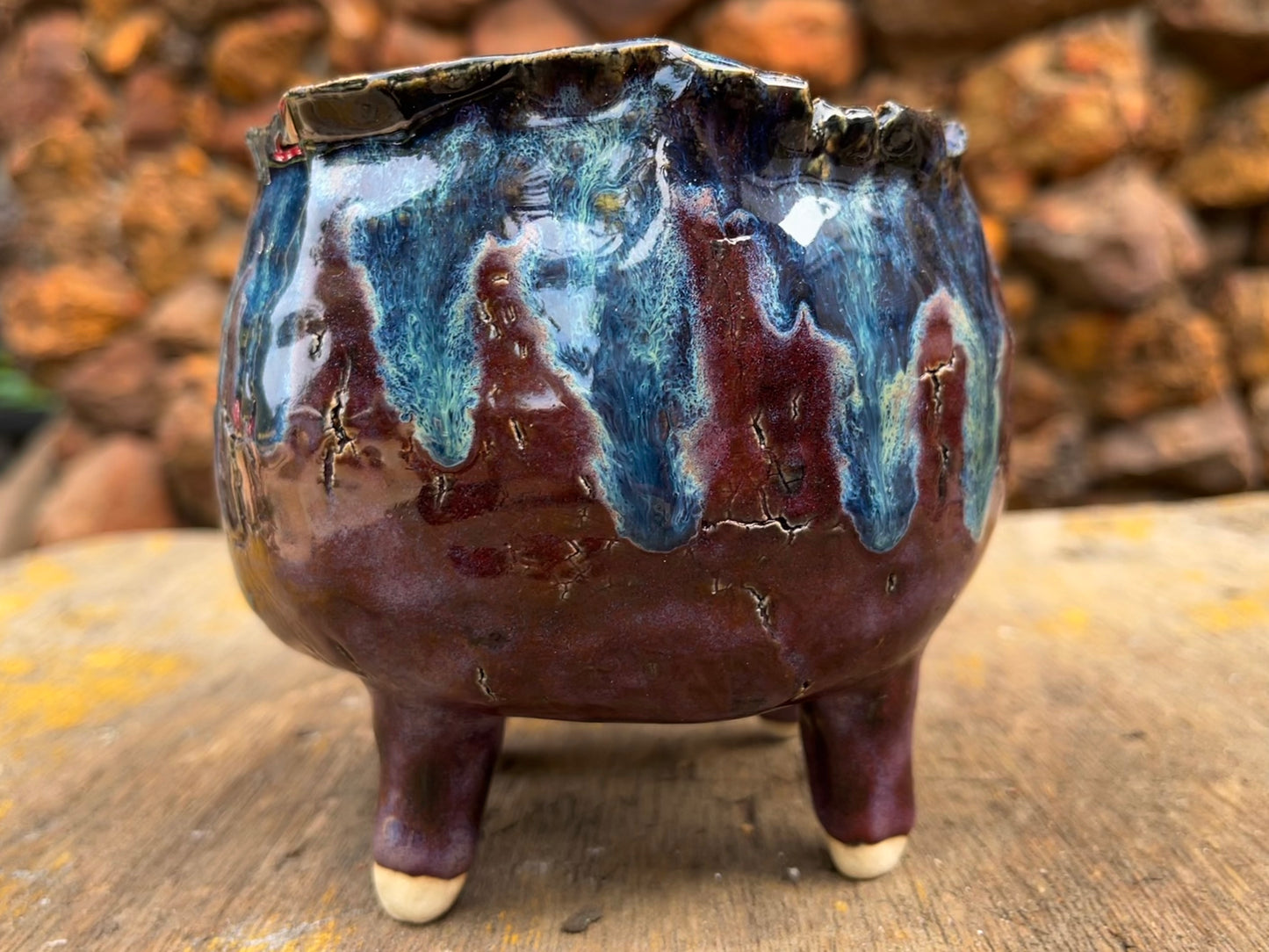 Mulberry pot with blue drips